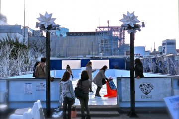 <p>Sora x Niwa&nbsp;x Ice Park offers rooftop skating at Matsuya&nbsp;Department Store in Ginza. The first in Japan &amp; fun for all ages!</p>