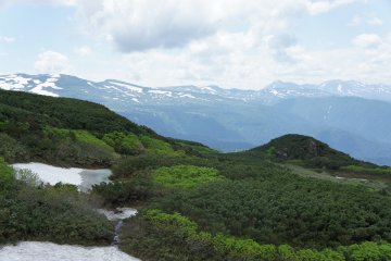 <p>You can come here via a 1:30hr bus ride from Asahikawa for 1320 Yen and take Asahidake Ropeway at Asahidake Onsen&nbsp;up the peak for 1800-2900 Yen for adult and 900-1450 Yen for children (round-trip), with price depending on the season</p>

<p></p>

<p></p>

<p></p>

<p></p>

<p></p>

<p></p>

<p></p>