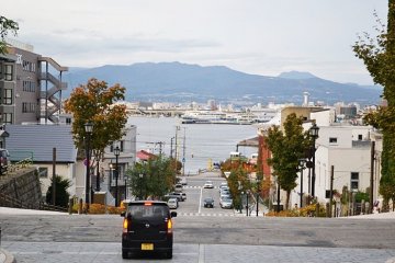 <p>วิวอ่าว Hakodate เมื่อยืนถ่ายจากทางหน้าที่พัก</p>