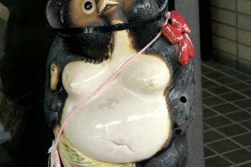 시가라키 역장