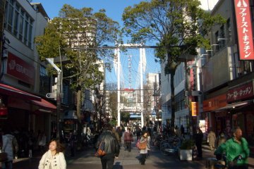 <p>Where do we start? Happy shoppers browse the stores of Isezaki Mall.</p>