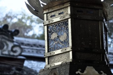 <p>The shrine's gold lanterns are beautiful</p>