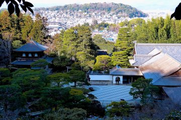 <p>Looking down the sand art and Ginkaku from the upper garden</p>