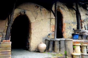 <p>Cracks and scorch marks on the clay of the kiln chambers</p>