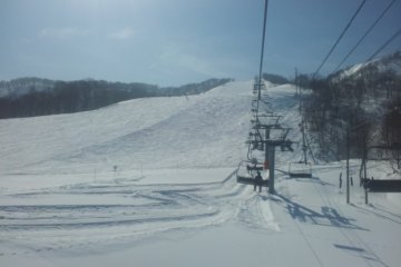 <p>Catch the lifts to the peak and you have a long run top to bottom.</p>