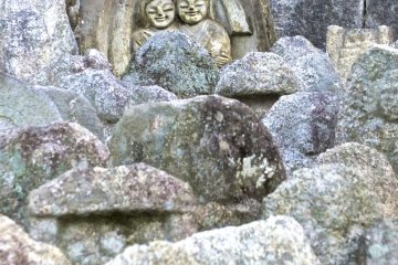 <p>A couple?!</p>
