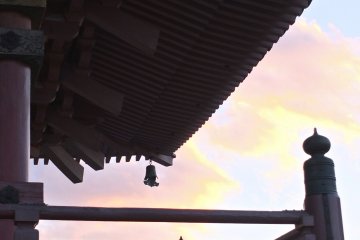 <p>These types of silhouettes&nbsp;are beautiful in Japan</p>