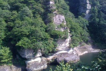 <p>A view of the cliffs</p>