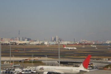Taxiing Planes at Haneda