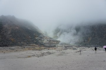 See? No matter how much in love you are, sulphur will ruin your mood on a date ;p

