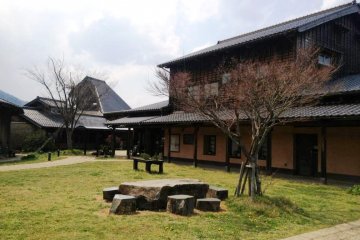 Drop in to Ukawa Onsen and you can enjoy (closed Thursdays). You can scenic views of the mountains or the sea from the outdoor rotenburo baths