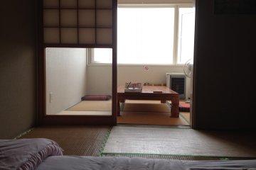 <p>Spend the night in one of&nbsp;Yoboso's&nbsp;tatami rooms. Since 2011, these rooms have all been renovated.&nbsp;</p>