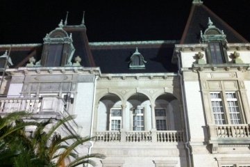 Bansuiso at night