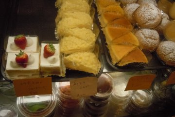 <p>The "deli" counter offers a larger selection of cakes and puddings as well as side dishes</p>