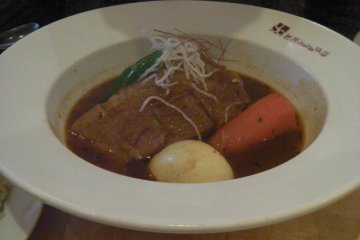 <p>Beef soup curry &nbsp;</p>