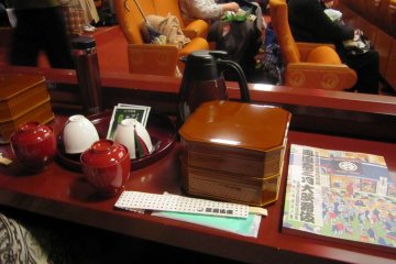 <p>The lunch/dinner you ordered in advance will be served to your 1F box seats just before the intermission of 30 min. begins</p>