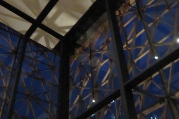 <p>Sunlight streams in from the high ceiling during the daytime</p>