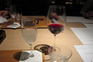 <p>Fukui's sake, 'Hayase-Ura' and red wine. The cuisine here goes along very well with wine. We ordered a house wine, which was very tasty &nbsp;</p>