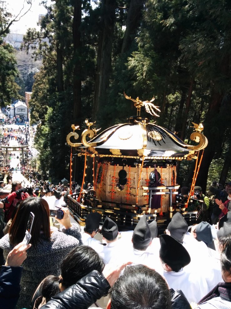 <p>The portable shrine descending 202 stairs.&nbsp;</p>
