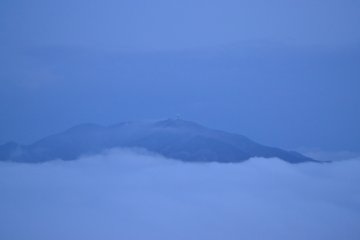 <p>Looking at Maki-yama. You can hang glide from here and fly above Kanzaki, Maizuru and Yura, Miyazu.&nbsp;</p>