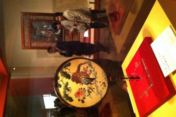 Crowds at an exhibition of Chinese imperial art
