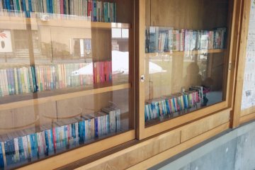 <p>Free books you can read during your stay.&nbsp;</p>