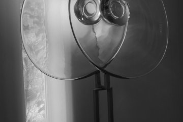 <p>Another piece of modern glass art.</p>