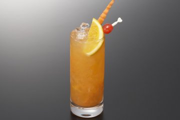<p>Their signature cocktail "Tokyo Tower Cocktail"</p>