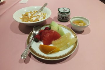 <p>Fresh fruit and cereal</p>