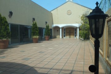 <p>The roof top garden and the wedding reception chapel</p>