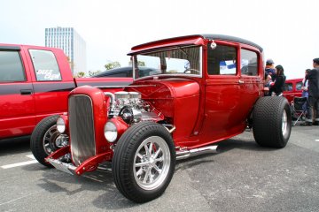 <p>Hot rod: built for speed</p>
