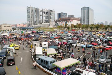 <p>Aomi Parking Lot Area, Odaiba, Tokyo: scene of the Mooneyes Street Car Nationals 2014</p>