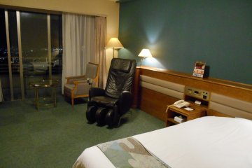 <p>Spacious regular single room with 35 ㎡ space</p>