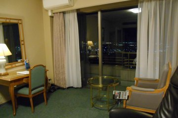 <p>Each room has a veranda with great view of Sendai City</p>
