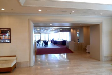 <p>Hotel lobby in the morning. The hotel lounge has a great view from its windows</p>