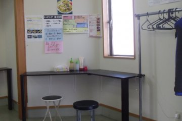 <p>The shop is small and simple, but the food is delicious.</p>