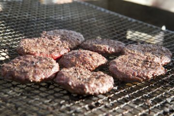 <p>Rent a barbecue set</p>