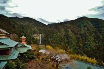 <p>A breathtaking view of the valley with the waterfall and shrine pagoda.</p>