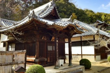 Temple building