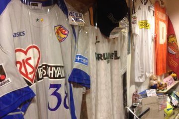 <p>Local teams</p>