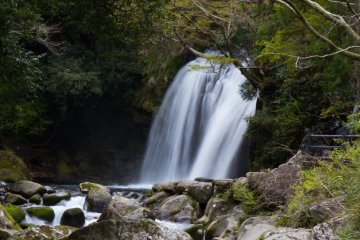 <p>Closer to Shokei-daru. This is a cute little spot and maybe the most popular one for taking pictures.&nbsp;</p>