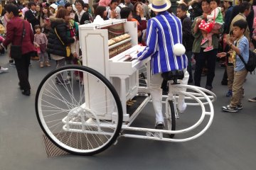 <p>Un v&eacute;lo-piano</p>
