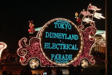 <p>Il y a aussi une parade nocturne &agrave; ne pas manquer !</p>