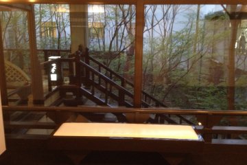 <p>A bench to contemplate the gardens</p>