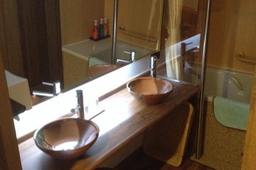 <p>The ensuite</p>