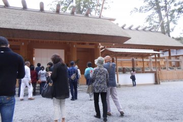 A closer look at the buildings; you can see that they look very new.