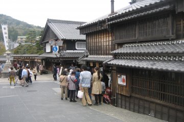 These people here are waiting in line for Akafuku, the&nbsp;famous Japanese red bean rice cake.