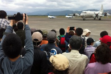 <p>Crowds</p>