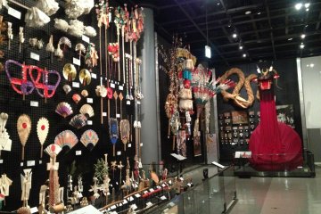 <p>Ceremonial objects from Japan</p>