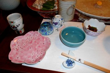 <p>Spring colored pretty plates and sake cups</p>